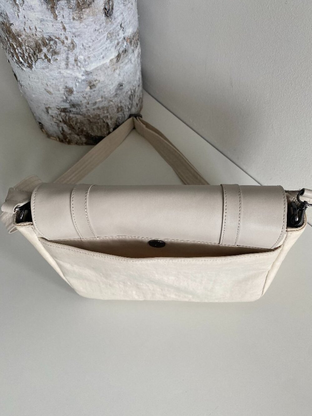Herschel Orion Retreat Moonbeam Crossbody Bag - Picture 5 of 16